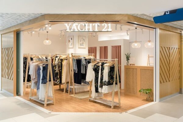 yacht 21