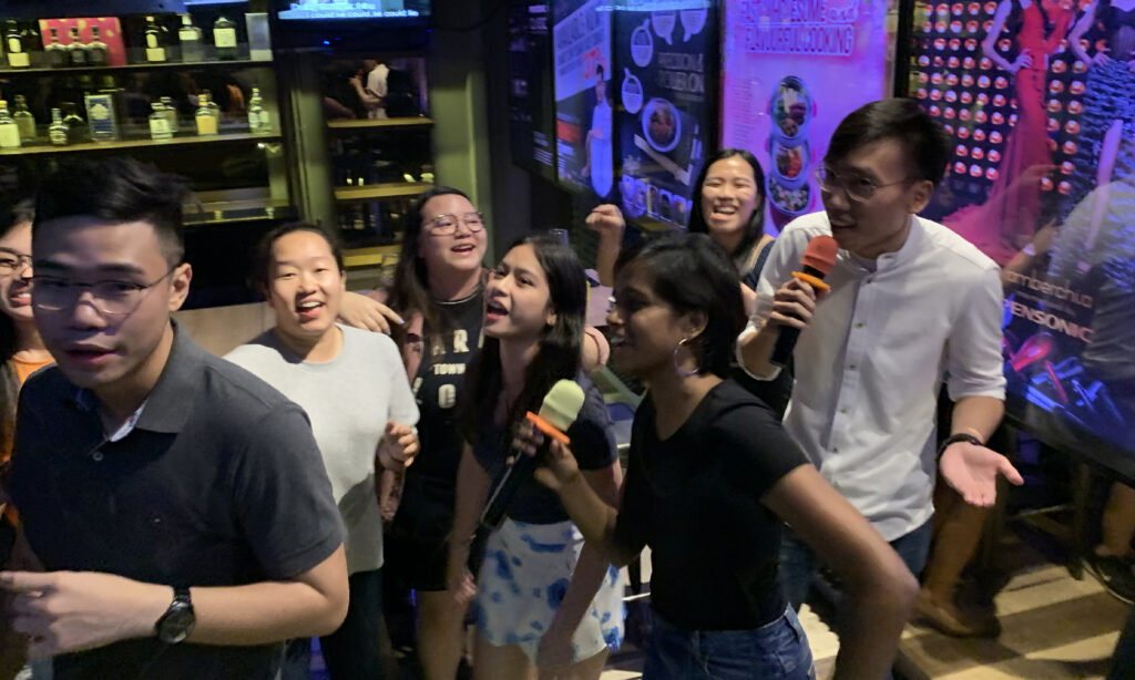 About Us-09